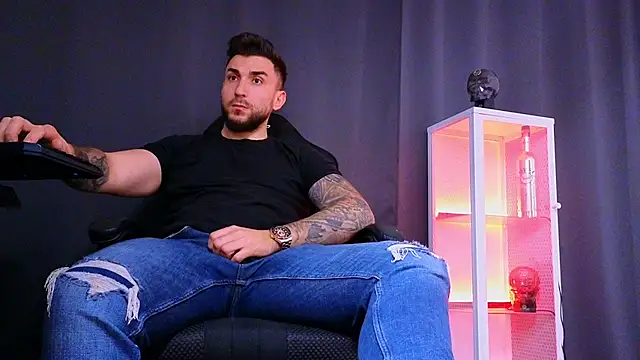 MightyAaron66 online show from March 21, 4:07 pm