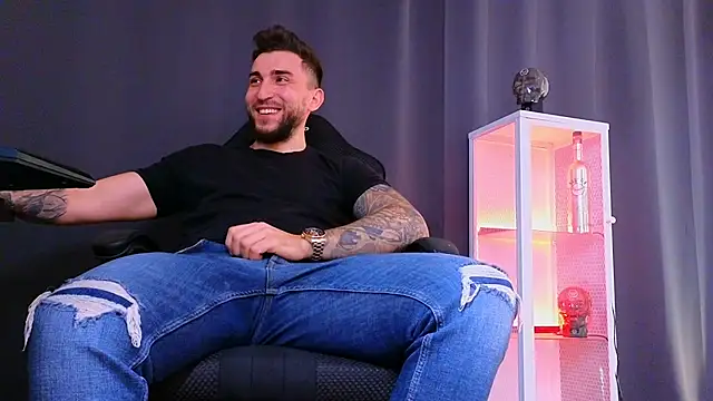 MightyAaron66 online show from March 22, 8:29 am