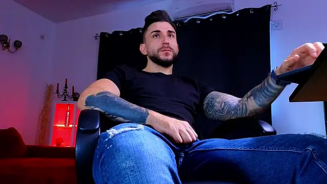 MightyAaron66 online show from September 19, 2:51 pm