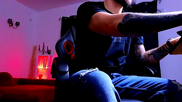 MightyAaron66 online show from September 27, 1:32 am