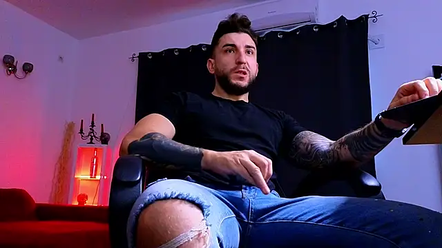 MightyAaron66 online show from November 10, 6:23 am