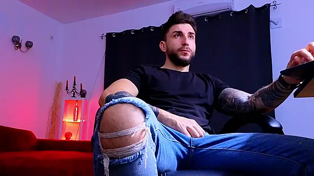 MightyAaron66 online show from November 18, 3:27 pm