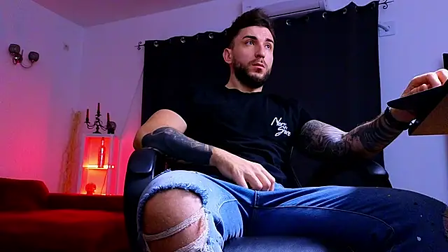 MightyAaron66 online show from November 28, 3:53 am