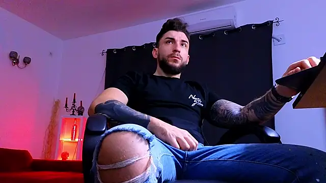 MightyAaron66 online show from January 12, 5:23 am