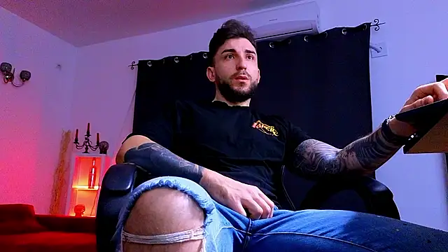 MightyAaron66 online show from February 3, 3:48 am