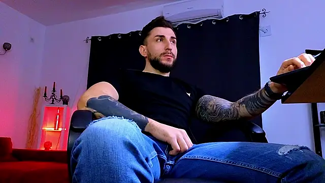 MightyAaron66 online show from February 15, 7:51 am