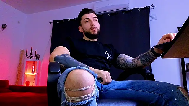 MightyAaron66 online show from March 6, 3:36 am