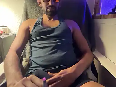 dominanthubby online show from July 8, 10:25 pm