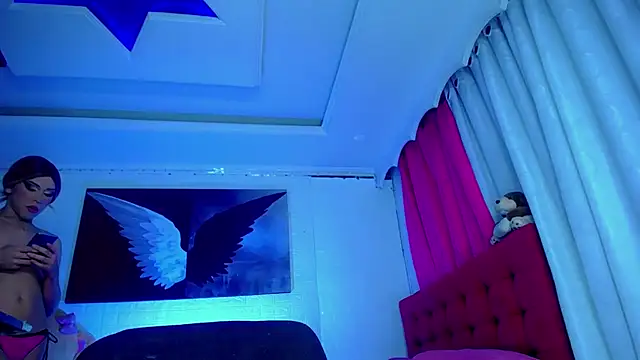 NahomiCamper online show from March 18, 3:31 am