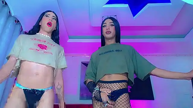 NahomiCamper online show from November 14, 2:54 am