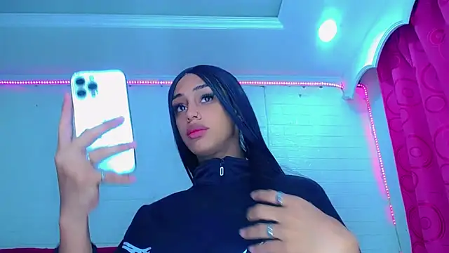 NahomiCamper online show from March 19, 7:40 pm