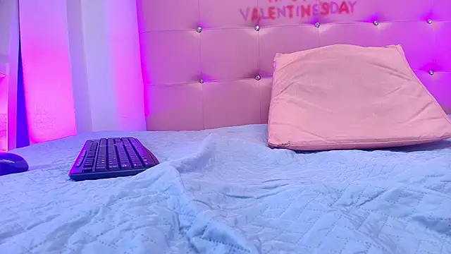 Snapshot of kata_hazel chatting on February 24, 7:09 pm kata hazel online show from February 24, 7:09 pm