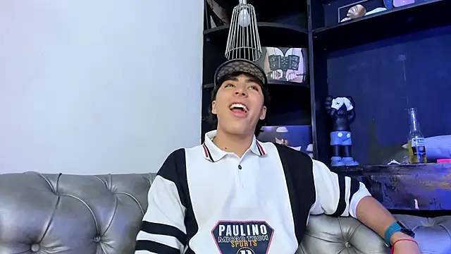 HeellBoy  online show from November 20, 8:08 pm