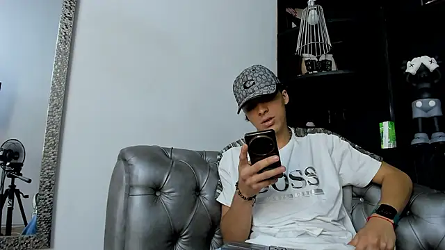 HeellBoy  online show from November 28, 3:20 am