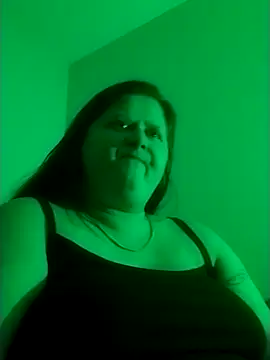 Snapshot of staceysmomfow chatting on January 24, 12:52 am staceysmomfow online show from January 24, 12:52 am