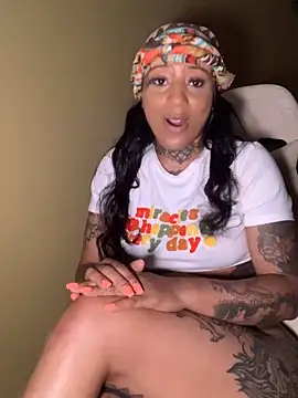 CrownedNyaries online show from February 22, 11:13 am