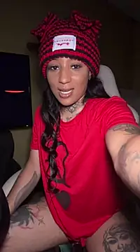 CrownedNyaries online show from March 2, 3:59 pm