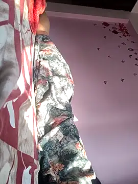 Snapshot of samitasharma chatting on February 14, 3:47 am samitasharma online show from February 14, 3:47 am