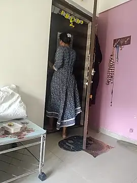 Snapshot of samitasharma chatting on February 17, 4:53 am samitasharma online show from February 17, 4:53 am