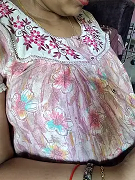 Snapshot of samitasharma chatting on February 24, 5:27 am samitasharma online show from February 24, 5:27 am