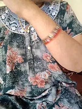 Snapshot of samitasharma chatting on February 26, 4:33 am samitasharma online show from February 26, 4:33 am