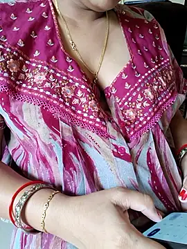 Snapshot of samitasharma chatting on February 27, 4:45 am samitasharma online show from February 27, 4:45 am