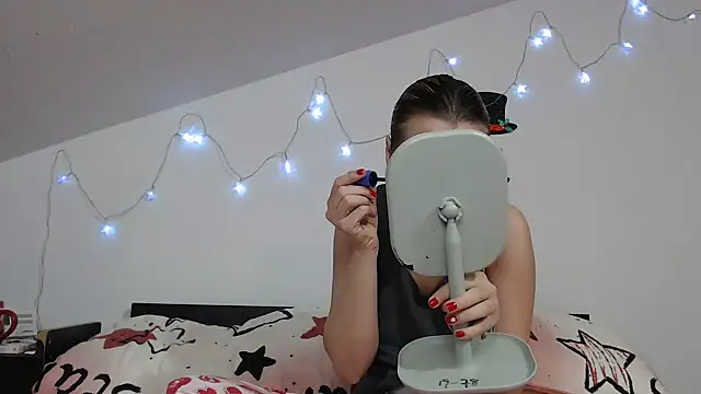 Snapshot of SweetMaddy888 chatting on January 12, 4:10 am SweetMaddy888 online show from January 12, 4:10 am