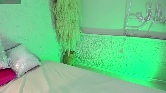 ArticaBelle online show from November 28, 4:37 am