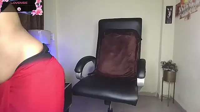 Black-Pearll online show from February 14, 4:09 am