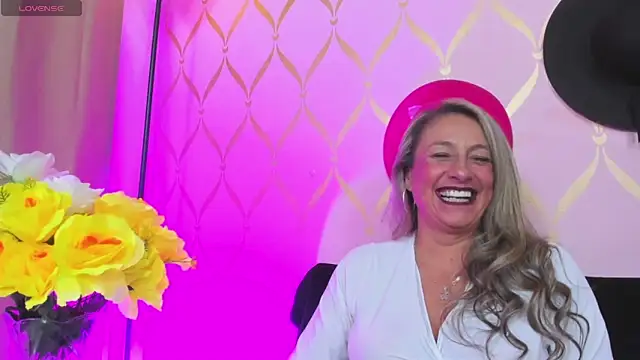 Snapshot of ladylians chatting on December 11, 8:50 pm ladylians online show from December 11, 8:50 pm