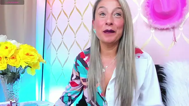 Snapshot of ladylians chatting on December 14, 11:34 pm ladylians online show from December 14, 11:34 pm