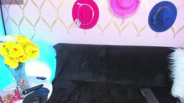 Snapshot of ladylians chatting on December 16, 5:43 pm ladylians online show from December 16, 5:43 pm