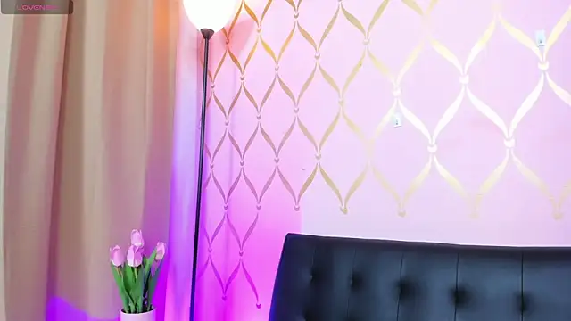 Snapshot of ladylians chatting on December 19, 12:56 am ladylians online show from December 19, 12:56 am