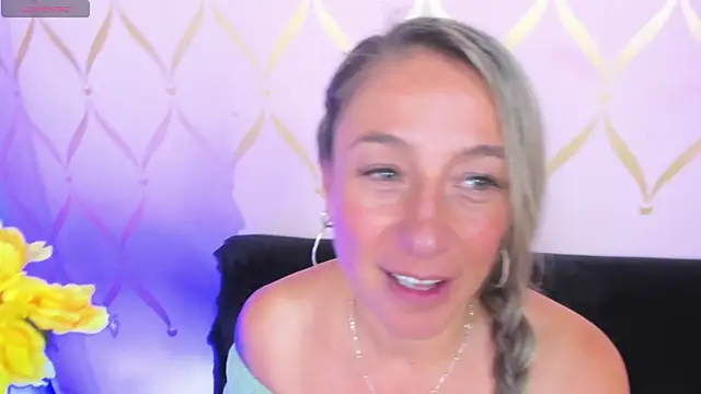 Snapshot of ladylians chatting on January 9, 7:29 pm ladylians online show from January 9, 7:29 pm