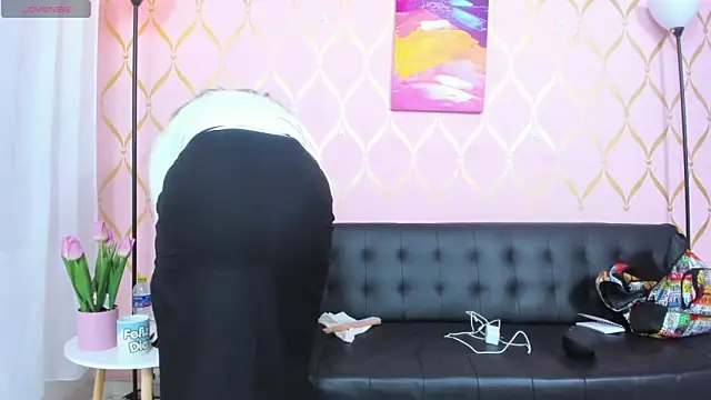 Snapshot of ladylians chatting on January 11, 2:41 am ladylians online show from January 11, 2:41 am