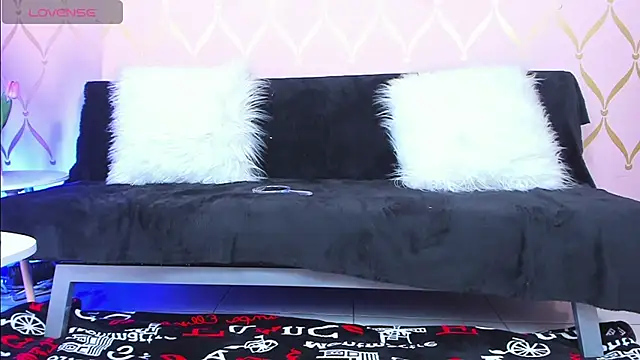 Snapshot of ladylians chatting on January 31, 7:29 pm ladylians online show from January 31, 7:29 pm