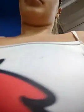 LaurenWelly  online show from November 19, 11:05 pm