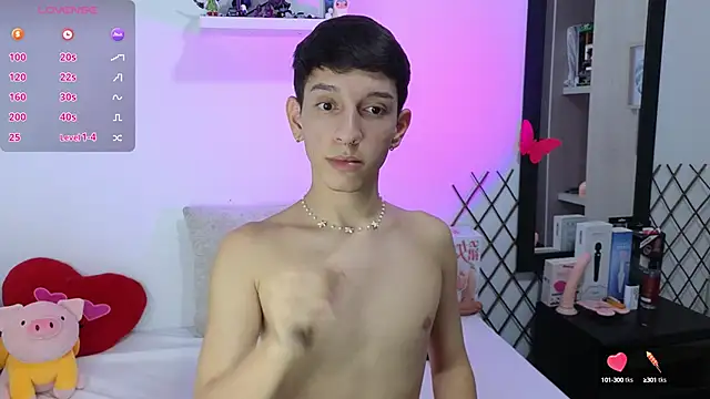 Snapshot of milky__boy_ chatting on February 19, 6:00 am milky boy online show from February 19, 6:00 am