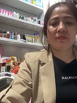 Snapshot of Cesywet chatting on February 11, 10:26 am Cesywet online show from February 11, 10:26 am