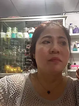 Snapshot of Cesywet chatting on February 17, 8:19 am Cesywet online show from February 17, 8:19 am