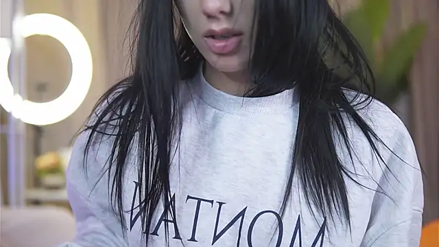 HaylieMilf online show from February 23, 8:06 am