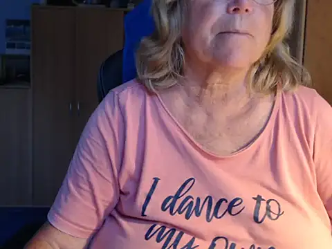 Snapshot of _sunshine__ chatting on July 13, 7:27 pm sunshine online show from July 13, 7:27 pm