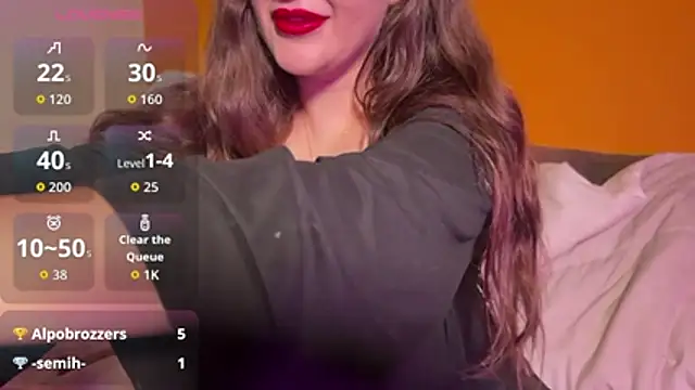 Elinatiranda online show from April 12, 10:15 pm