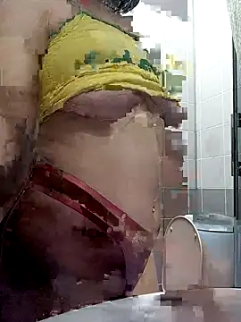 Snapshot of Rowena_Vonnie chatting on March 14, 8:10 am Rowena Vonnie online show from March 14, 8:10 am