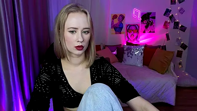 SashaBrooks online show from October 4, 6:06 pm