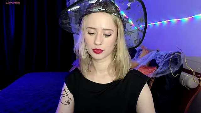 SashaBrooks online show from October 29, 6:09 pm