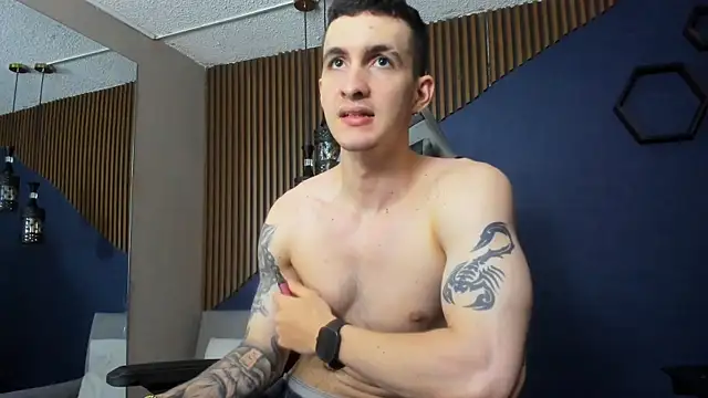 JacksonOlsenn online show from February 6, 6:24 pm