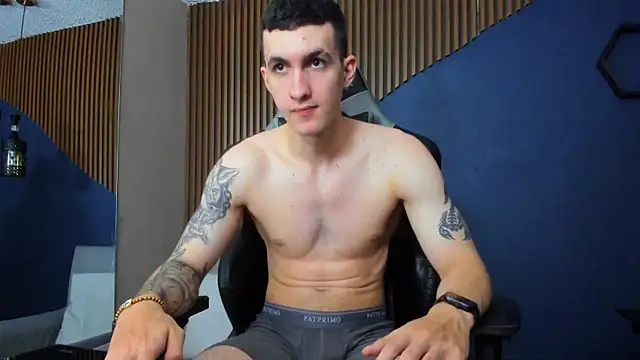 JacksonOlsenn online show from February 7, 3:19 pm