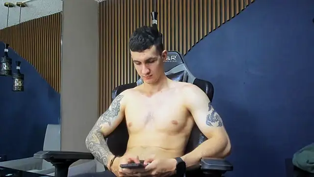 JacksonOlsenn online show from February 9, 3:23 pm