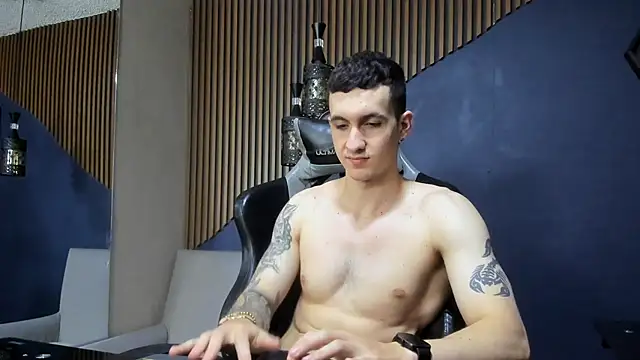 JacksonOlsenn online show from February 12, 6:19 pm